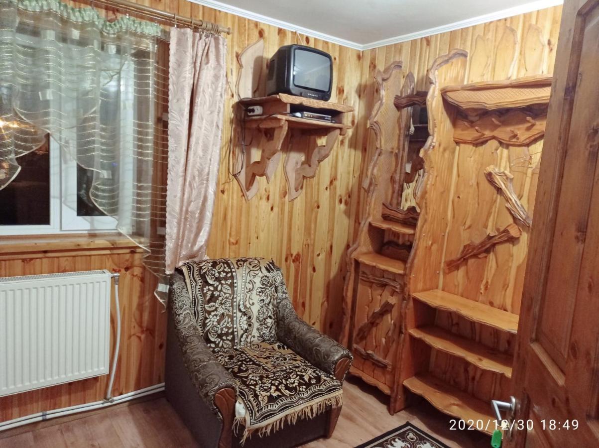 "Різьбярська Садиба" Slawske Zimmer foto